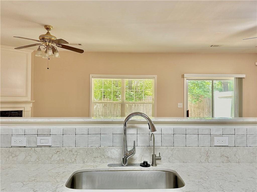 370 Creek Manor Way - Photo 7 of 16