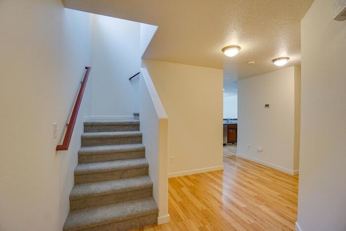 7026 Ne 55th St - Photo 5 of 33