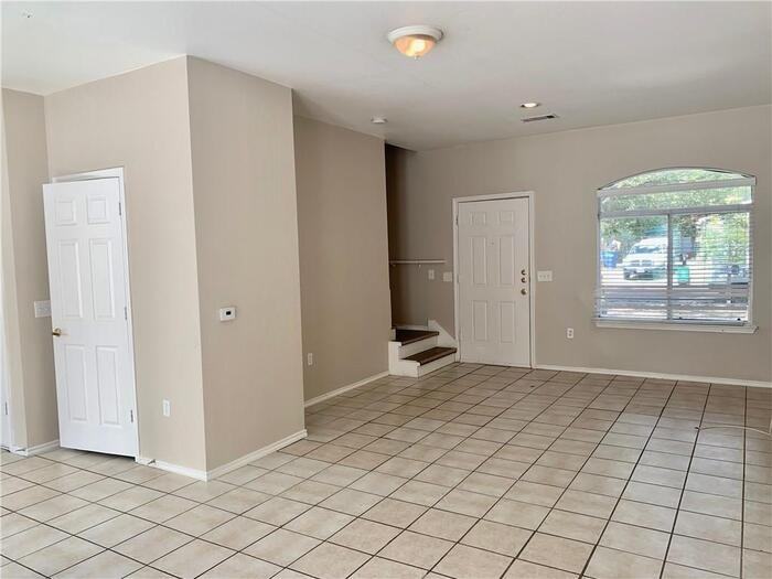 1121 Terry Dr #B - Photo 4 of 25