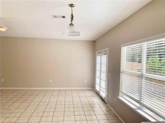 1121 Terry Dr #B - Photo 5 of 25