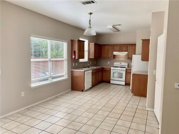 1121 Terry Dr #B - Photo 6 of 25