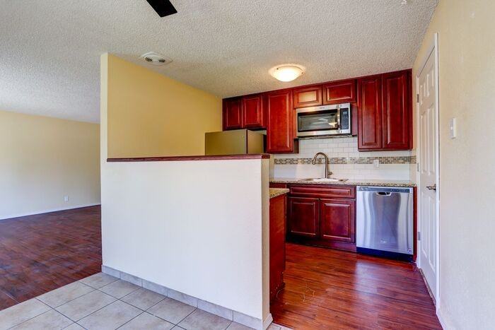 4811 Se Boardman Ave #18 - Photo 7 of 16