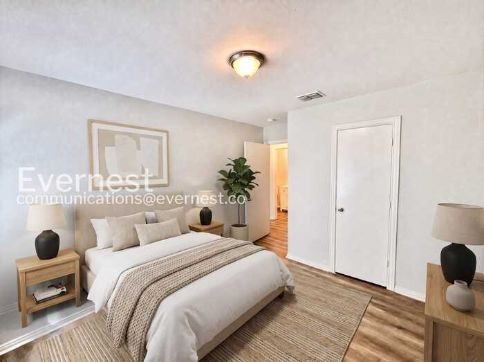 230 Creek Cove Dr - Photo 4 of 23