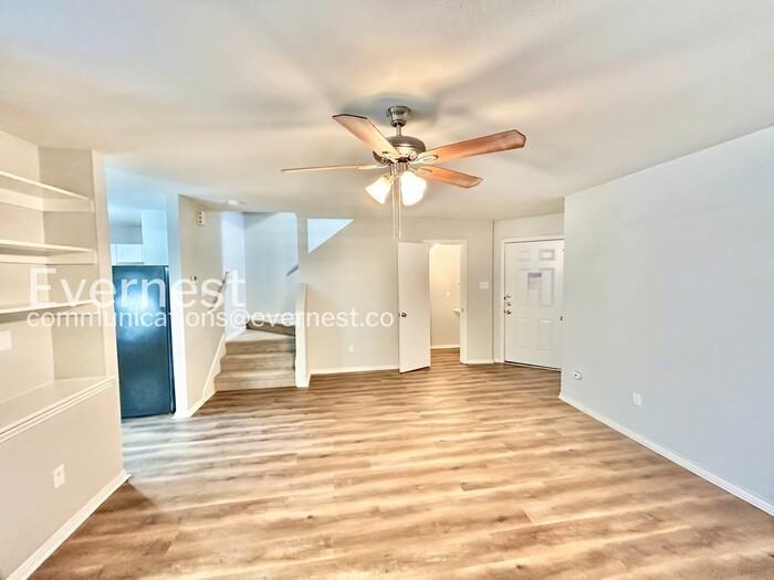 230 Creek Cove Dr - Photo 7 of 23