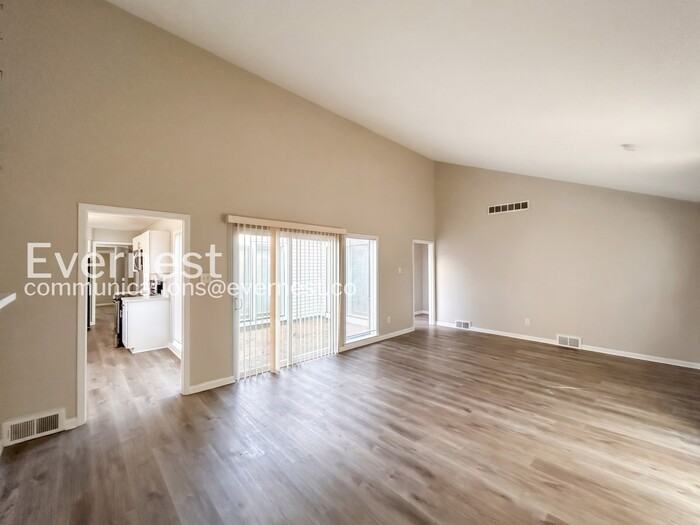 3333 Leschallas Dr - Photo 7 of 26