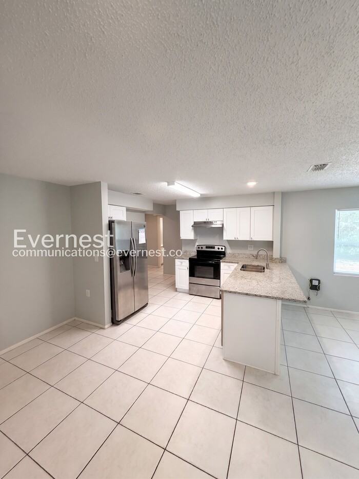 10485 Lightwood St - Photo 3 of 30