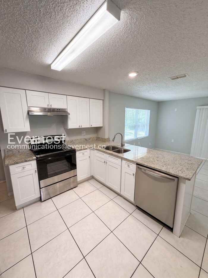 10485 Lightwood St - Photo 4 of 30
