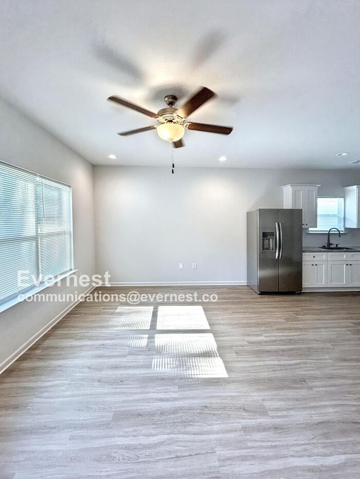 406 Killian Ave - Photo 3 of 18