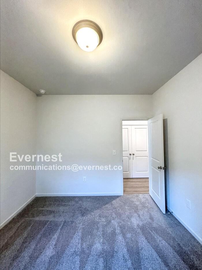 406 Killian Ave - Photo 7 of 18