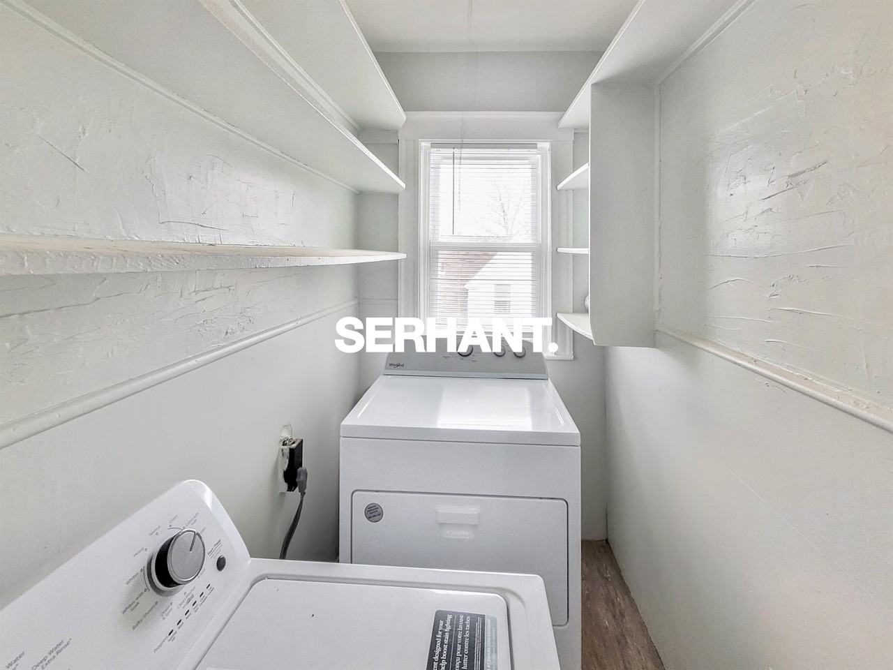 37 Juniper St #1B - Photo 4 of 5