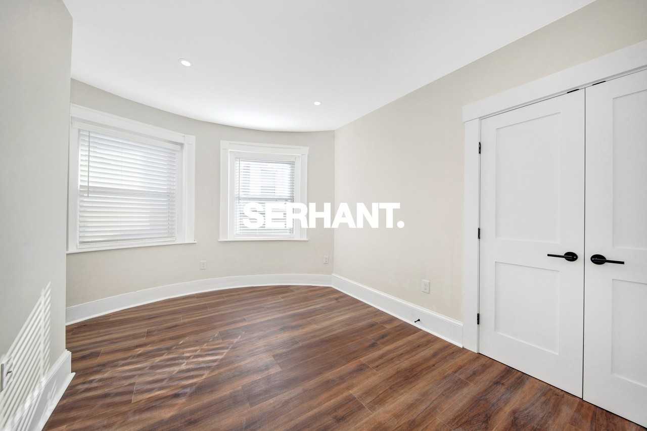 103 School St #3B - Photo 3 of 6
