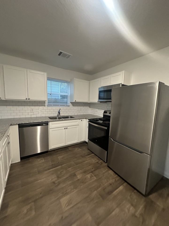 16367 Jasmine Marie Pl #NA - Photo 3 of 18
