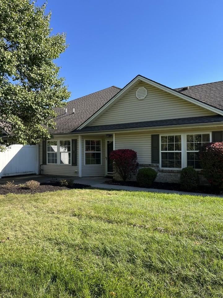 302 Rose Hill Ln #NA - Photo 2 of 14