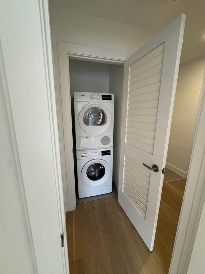 55-56 Eccleston Drive - Photo 7 of 13