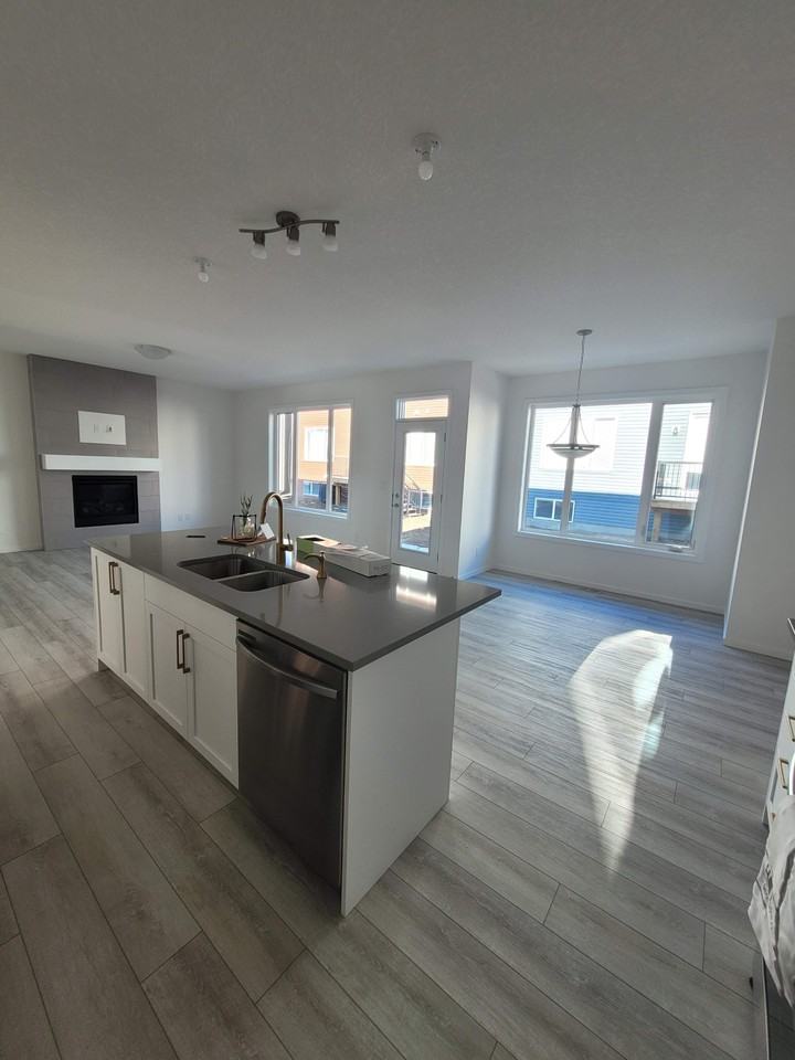 40 Carringham Gate Nw - Photo 3 of 22