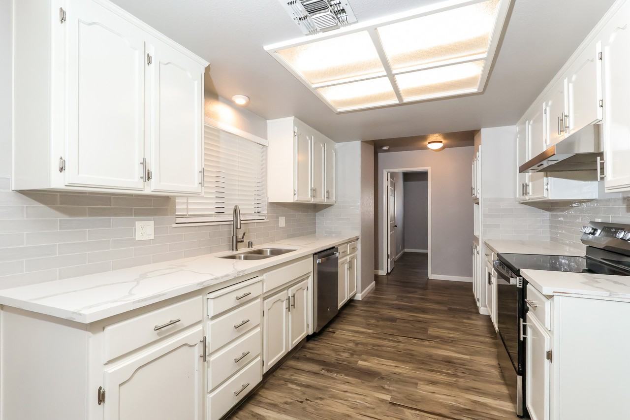 1497 Claremont Dr #1 - Photo 4 of 25