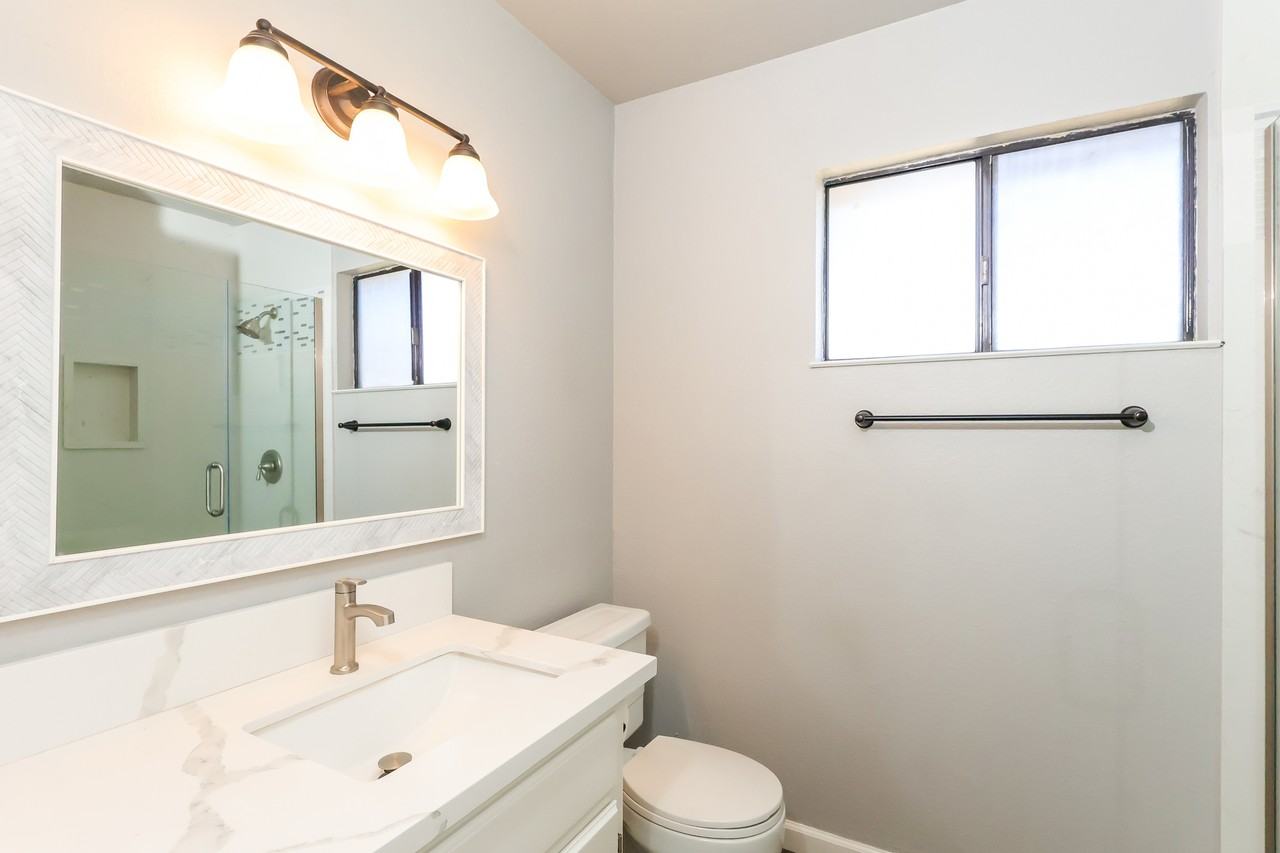 1497 Claremont Dr #1 - Photo 6 of 25