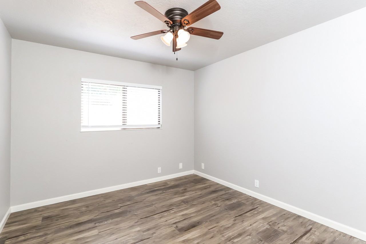 1497 Claremont Dr #1 - Photo 7 of 25