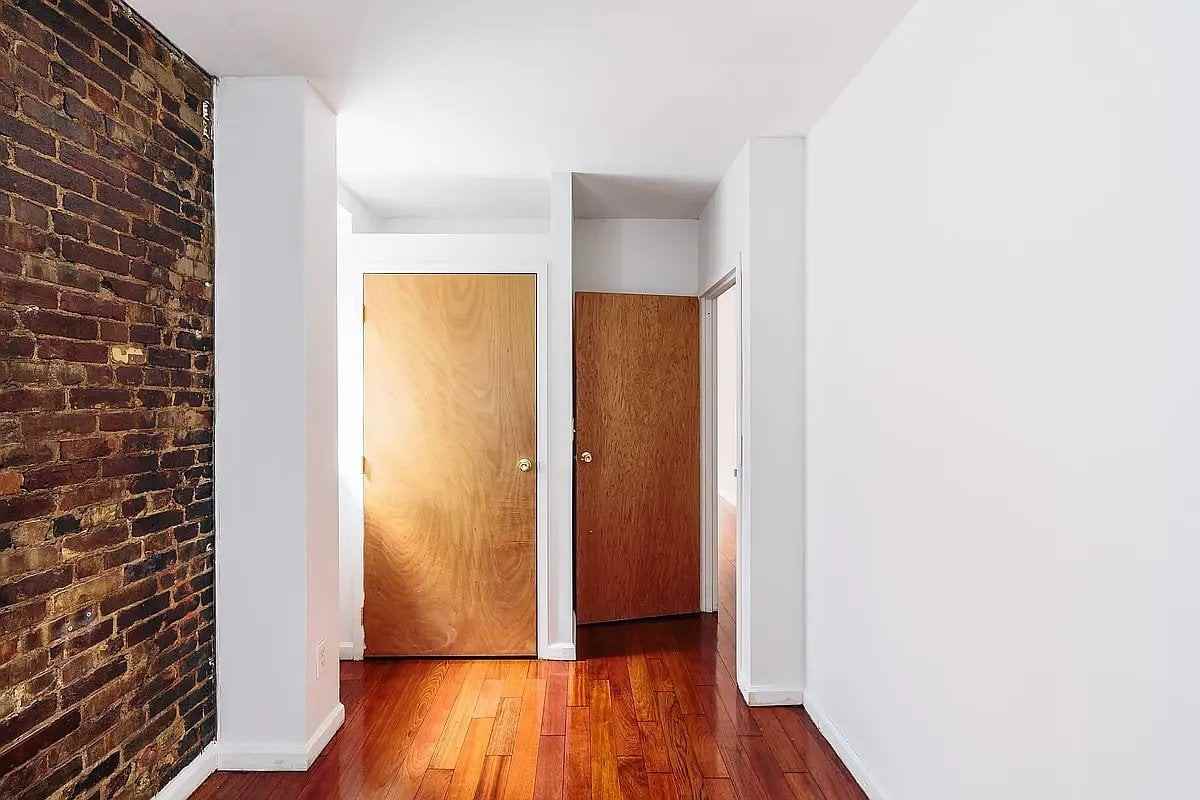 249 E 10th St #1 - Photo 3 of 5