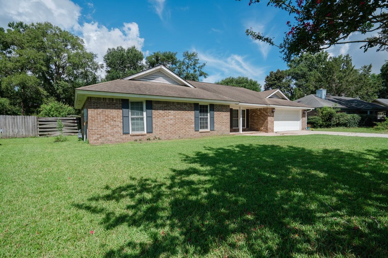 122 Longleaf Cir #1 - Photo 2 of 40