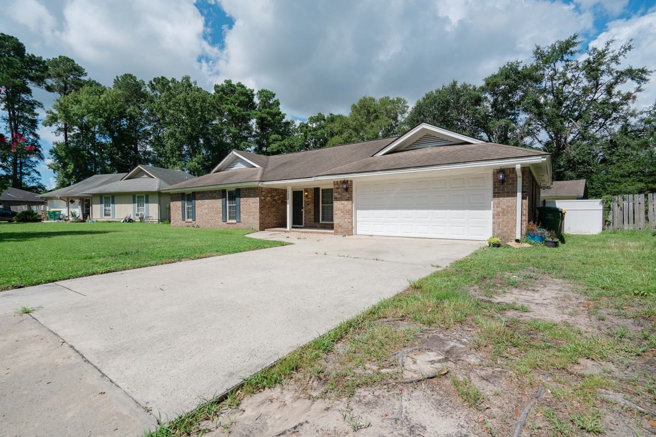 122 Longleaf Cir #1 - Photo 3 of 40