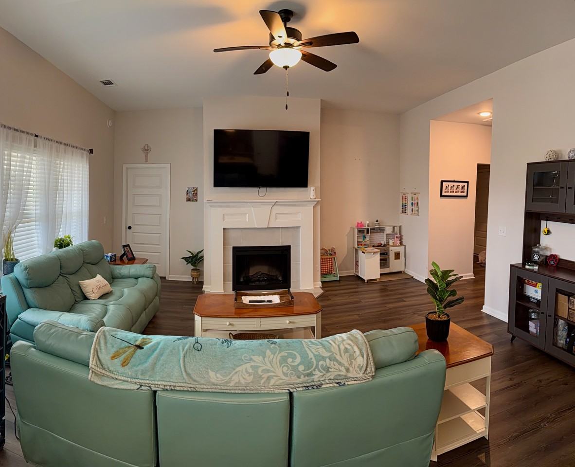 215 Deerfield Dr Ne #1 - Photo 3 of 10