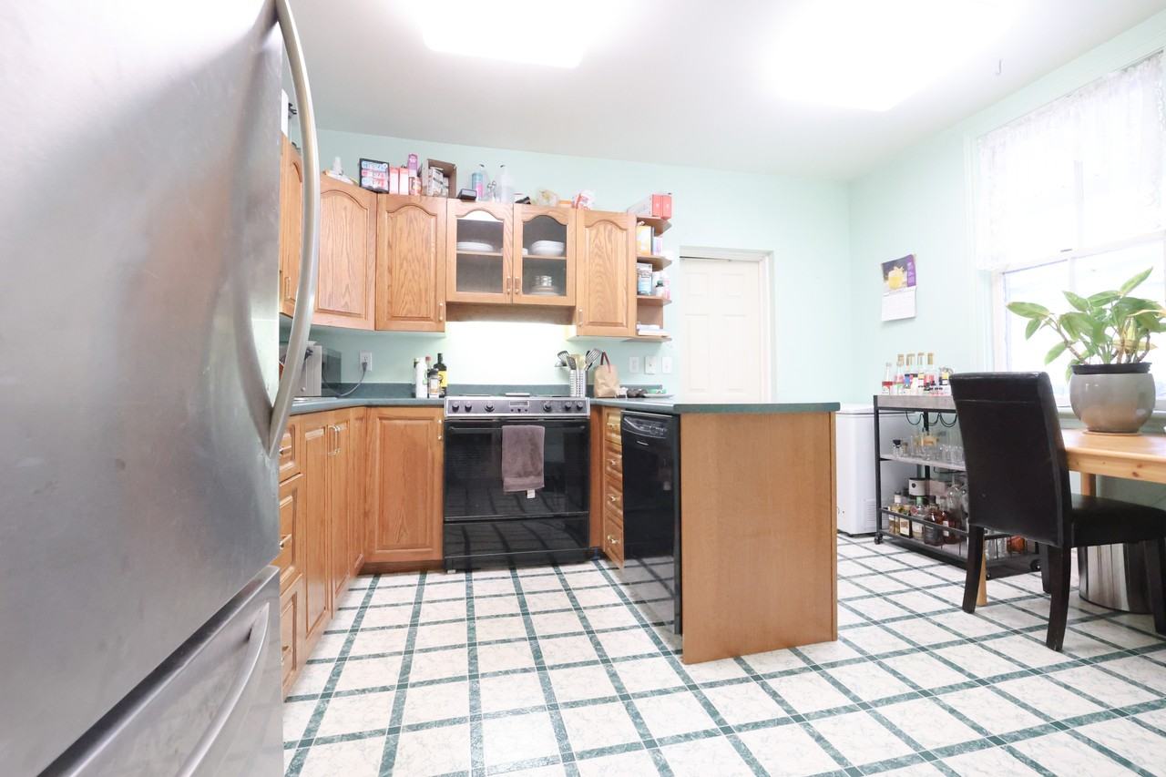 143 Arthur Street - Photo 4 of 10