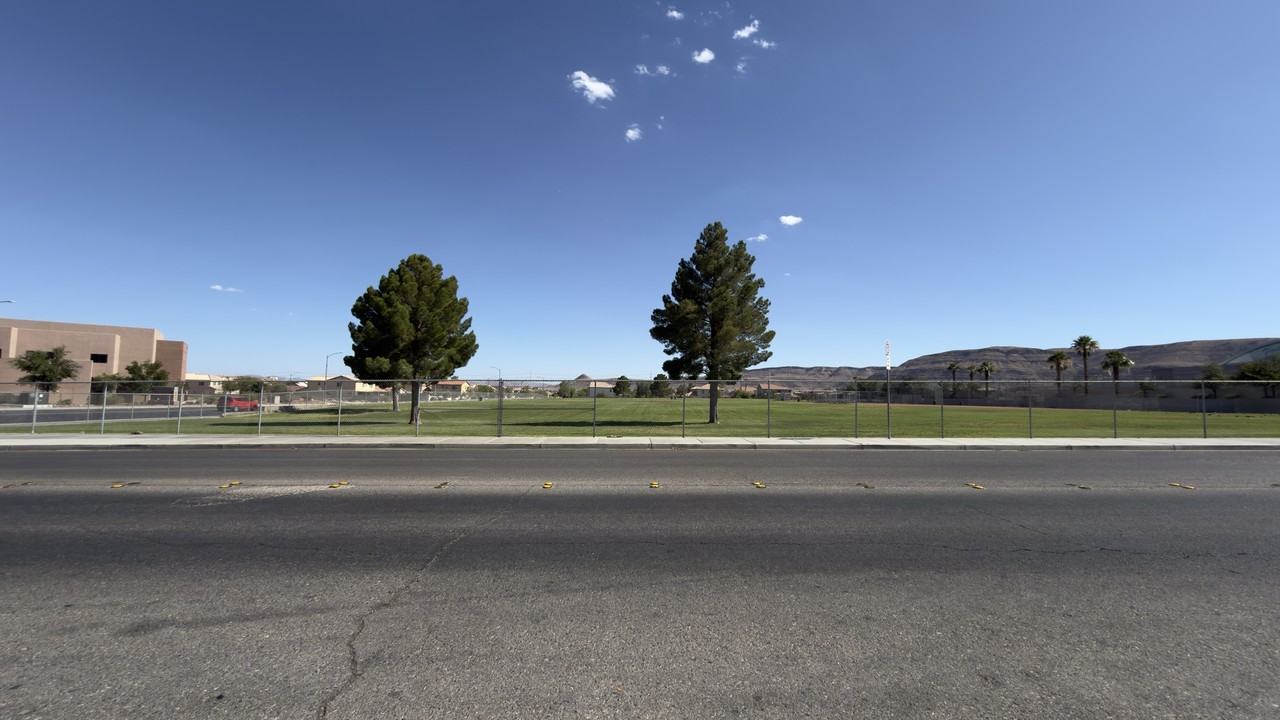 9842 W Mesa Vista Ave #1 - Photo 3 of 34