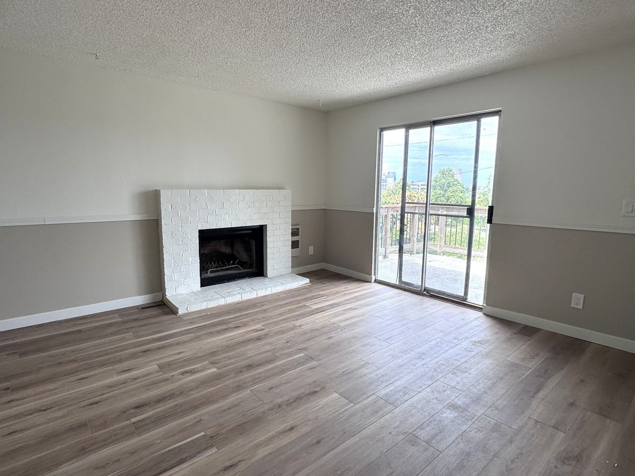 3021 Se 6th Ave #1 - Photo 4 of 25