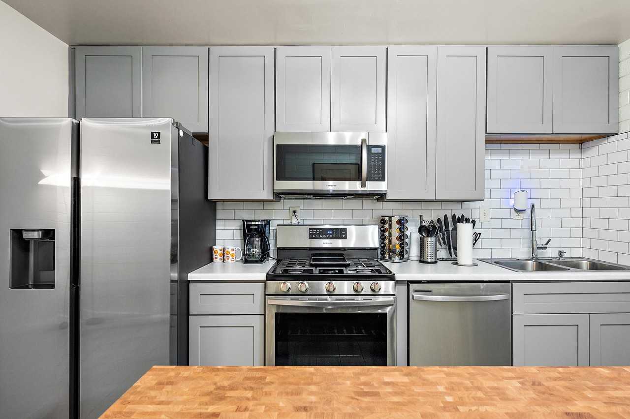 1033 N 25th St #1 - Photo 3 of 19