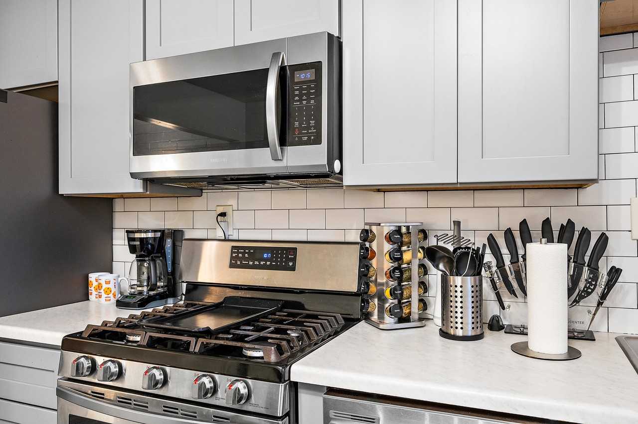 1033 N 25th St #1 - Photo 5 of 19