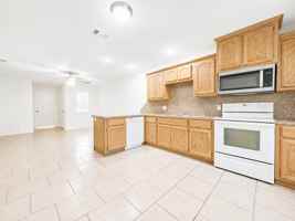 featured image of 1523 Oasis Ave #1