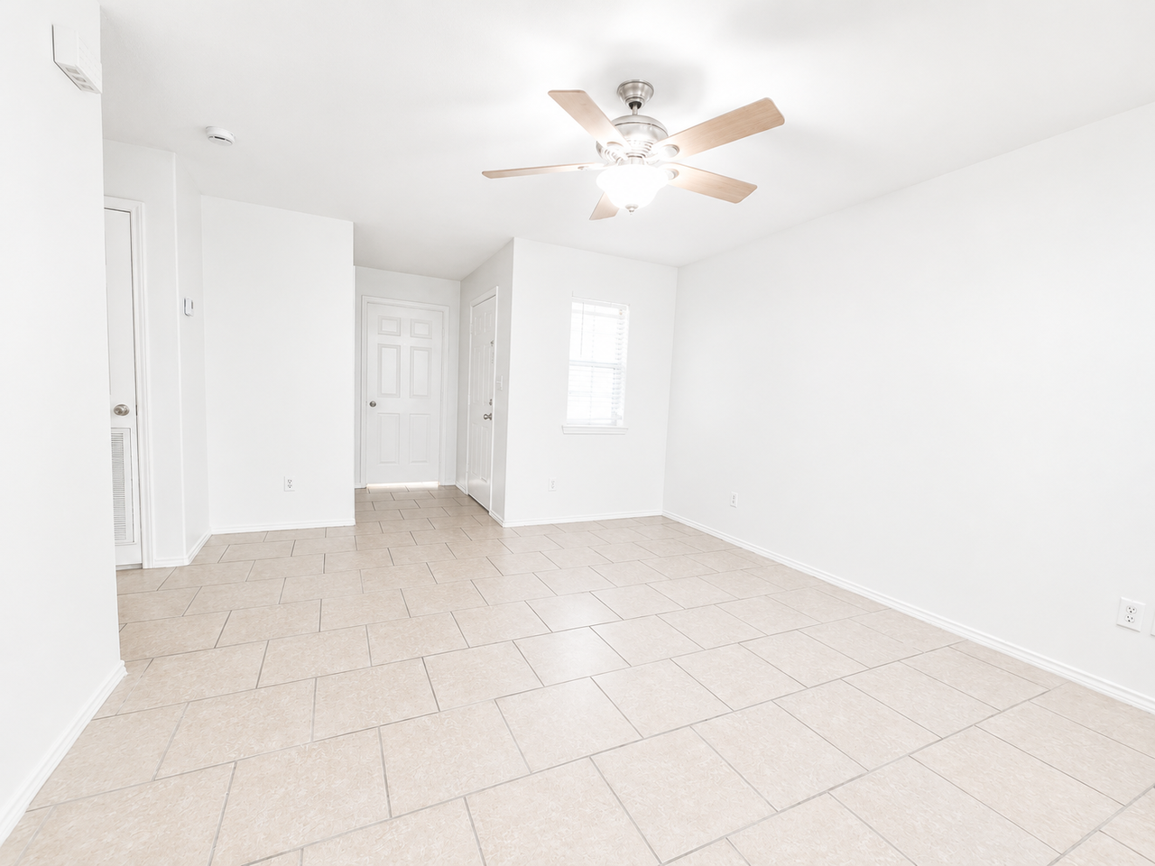 1523 Oasis Ave #1 - Photo 3 of 12