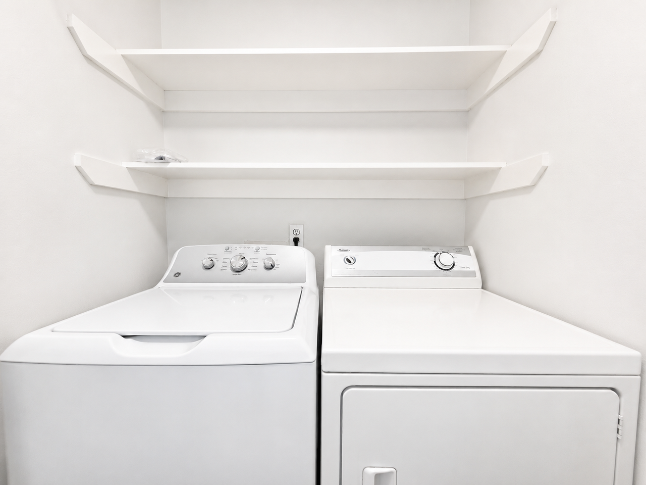 1523 Oasis Ave #1 - Photo 4 of 12