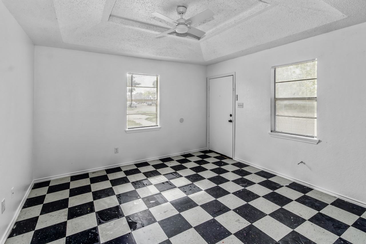 601 N Saint Marie St #1 - Photo 4 of 11