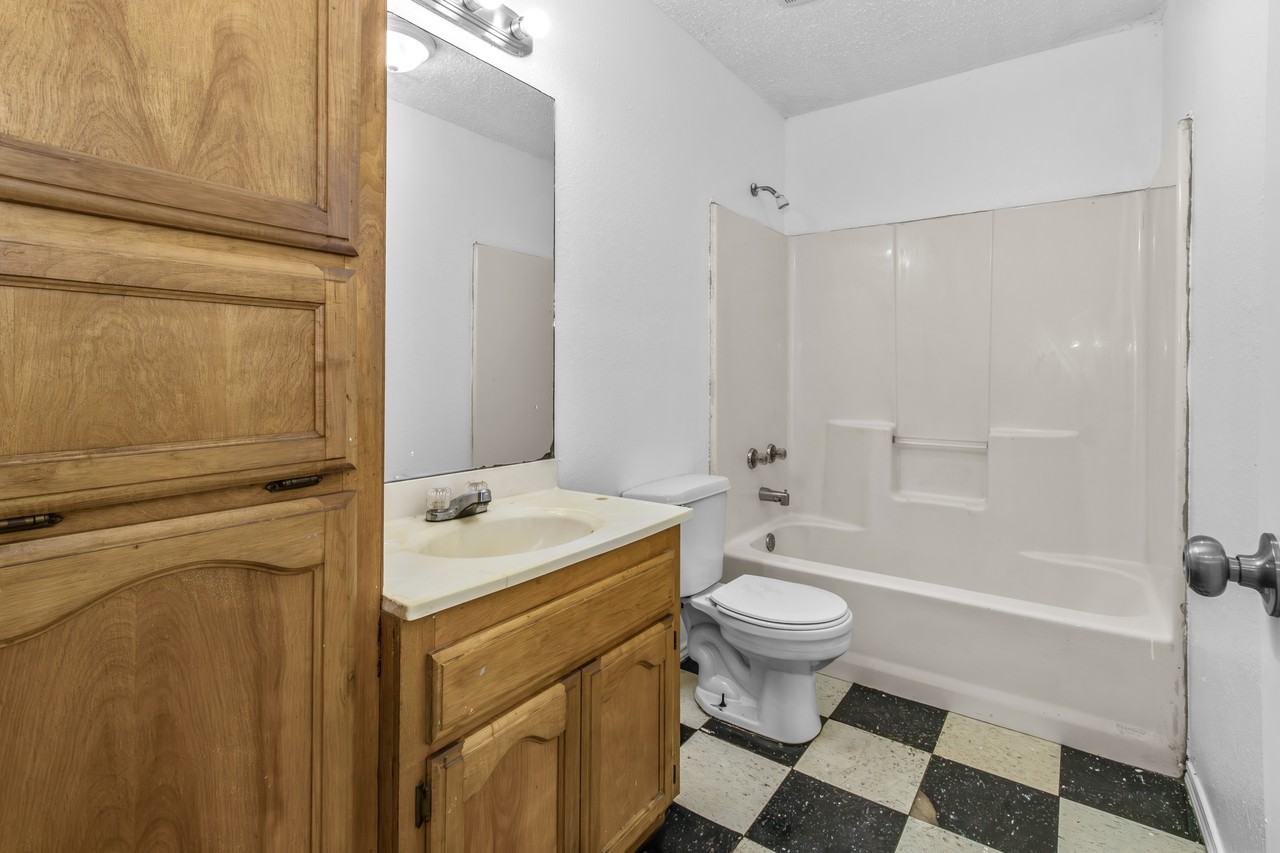 601 N Saint Marie St #1 - Photo 5 of 11