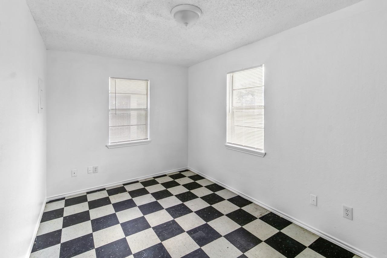 601 N Saint Marie St #1 - Photo 7 of 11