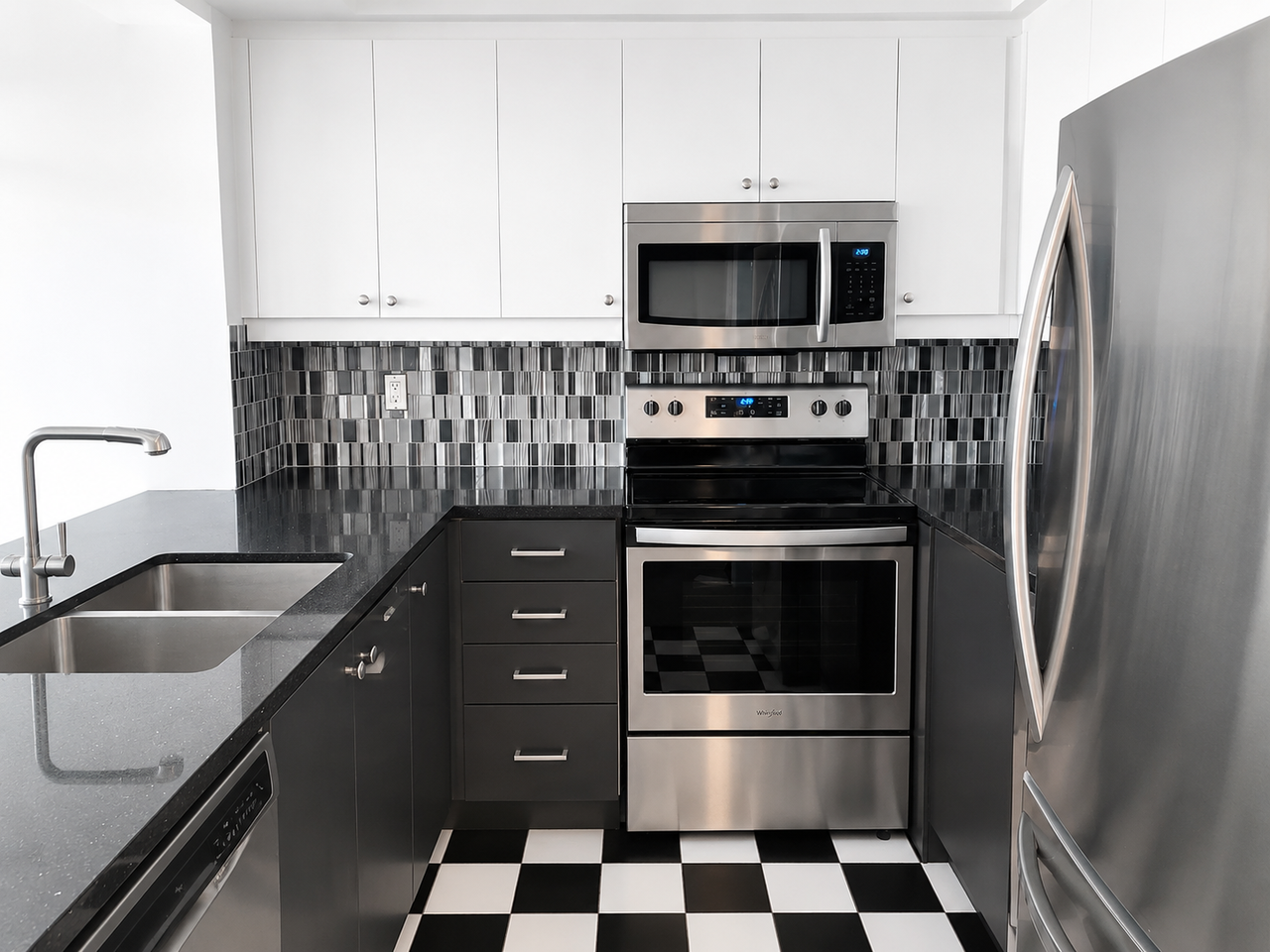 2287 Lake Shore Boulevard West #304 - Photo 4 of 20