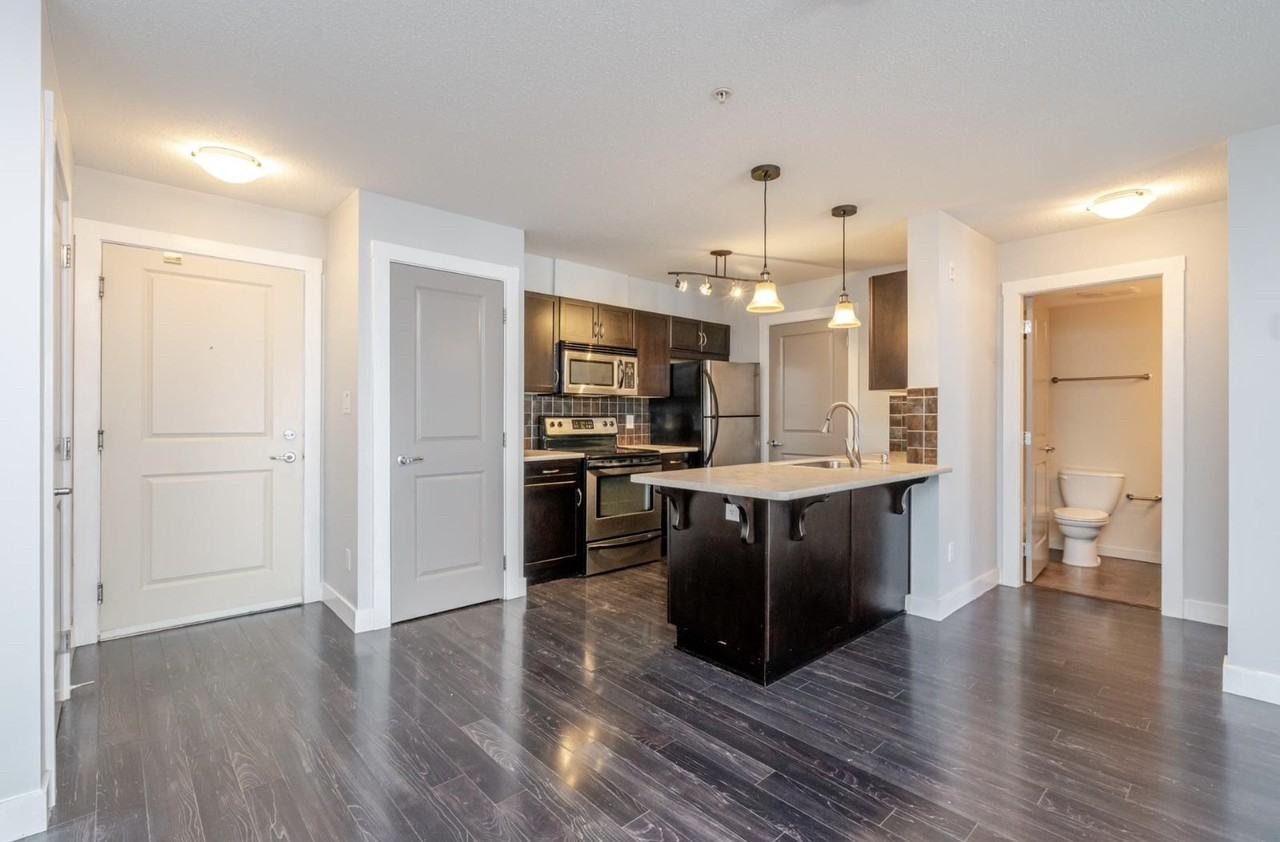 2038 Sandalwood Cres - Photo 4 of 15