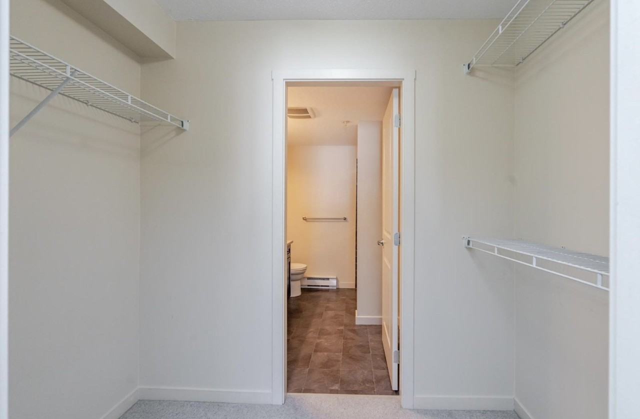 2038 Sandalwood Cres - Photo 6 of 15