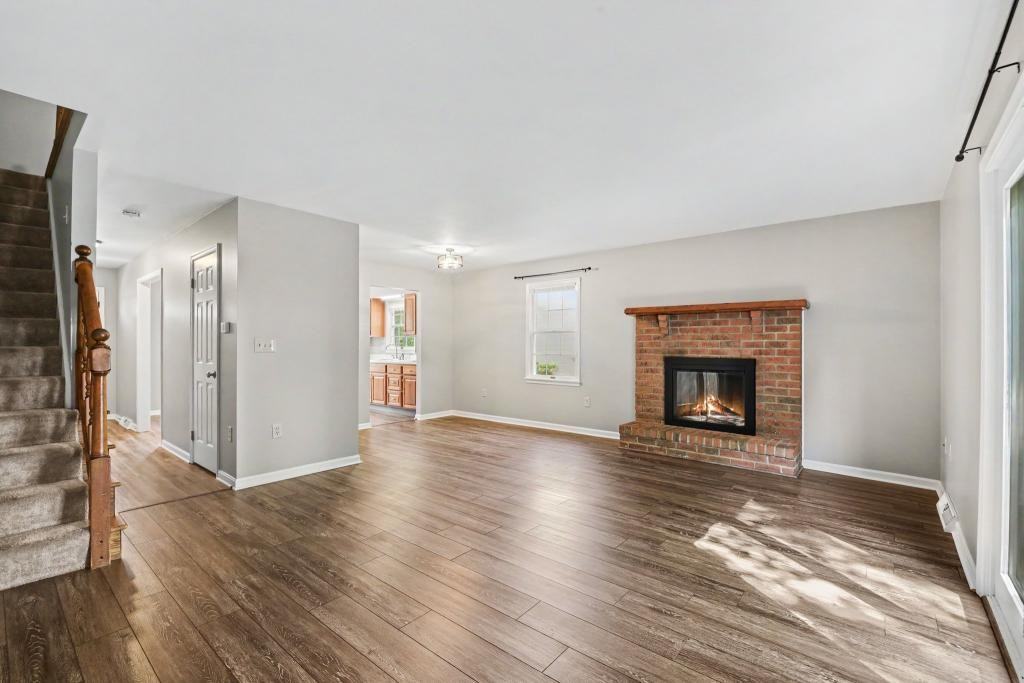 616 Park Ridge Dr - Photo 5 of 16