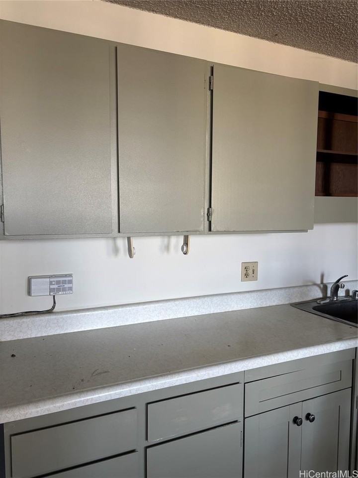 2240 Kuhio Ave #3014