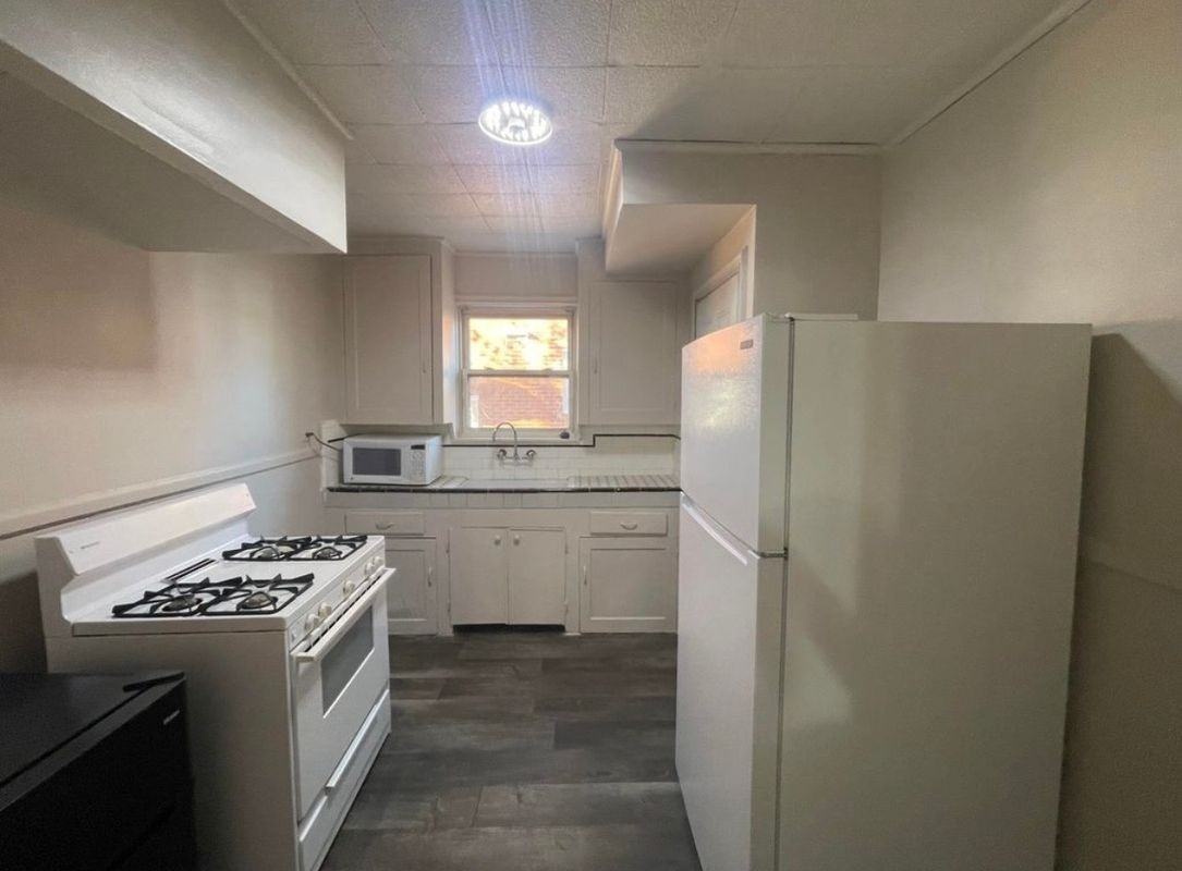 7355 Fielding St - Photo 3 of 7