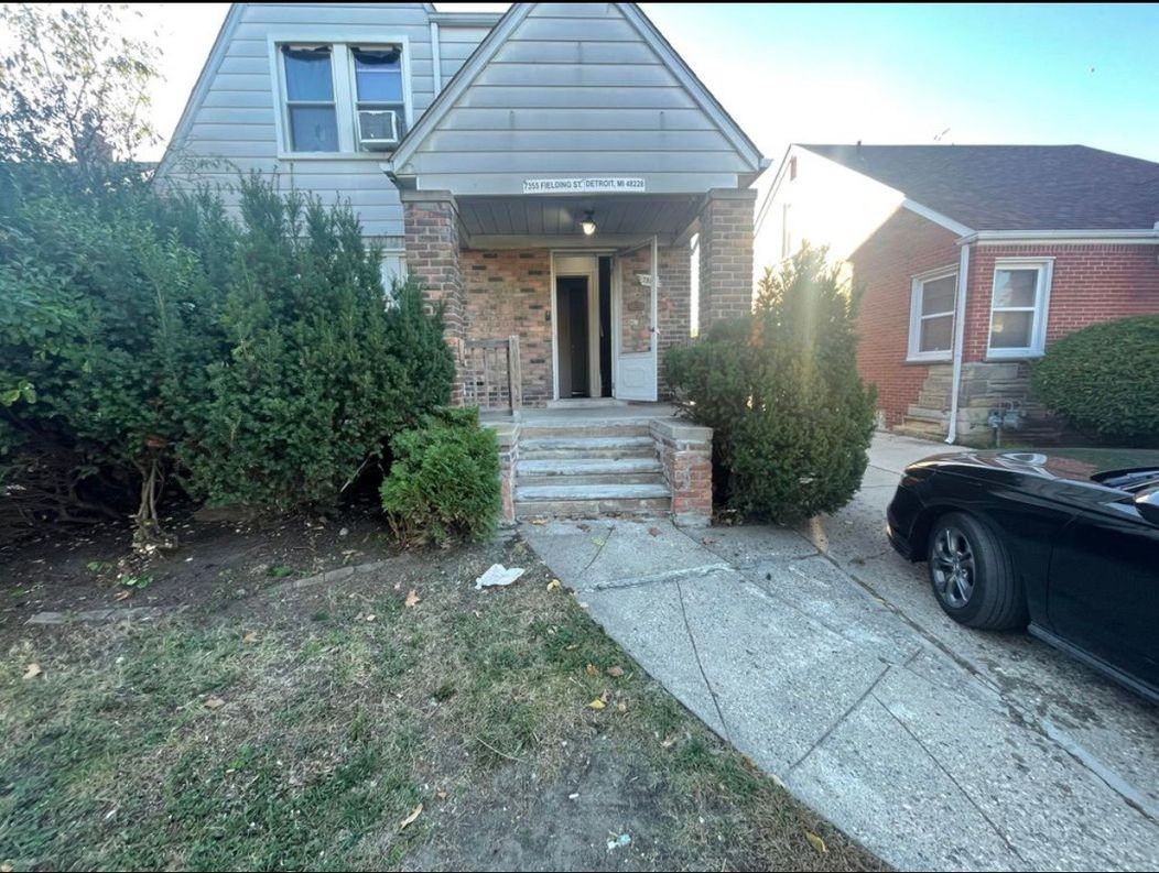 7355 Fielding St - Photo 4 of 7