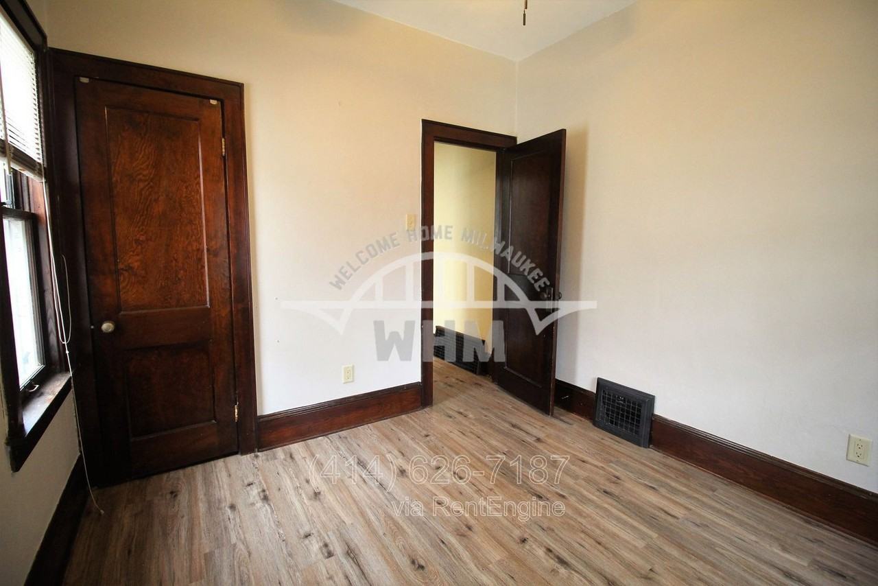 1514 S 87th St - Photo 5 of 18