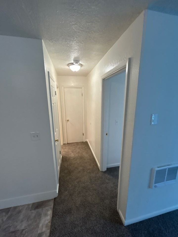 2469 Lee St Se - Photo 7 of 11