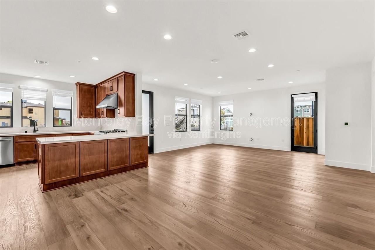 2316 Osprey Ave - Photo 3 of 43