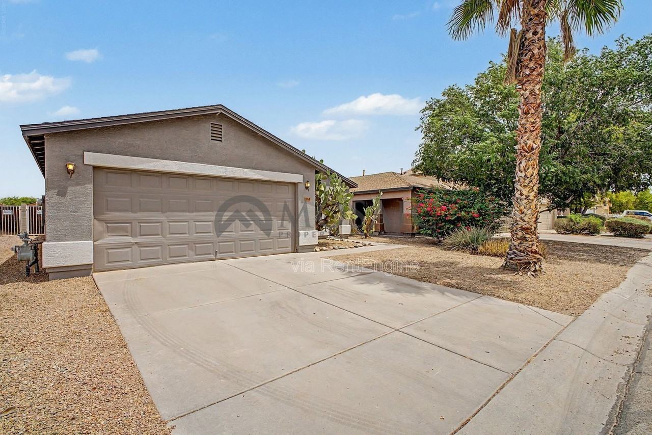 1004 E Cowboy Cove Trl - Photo 2 of 41