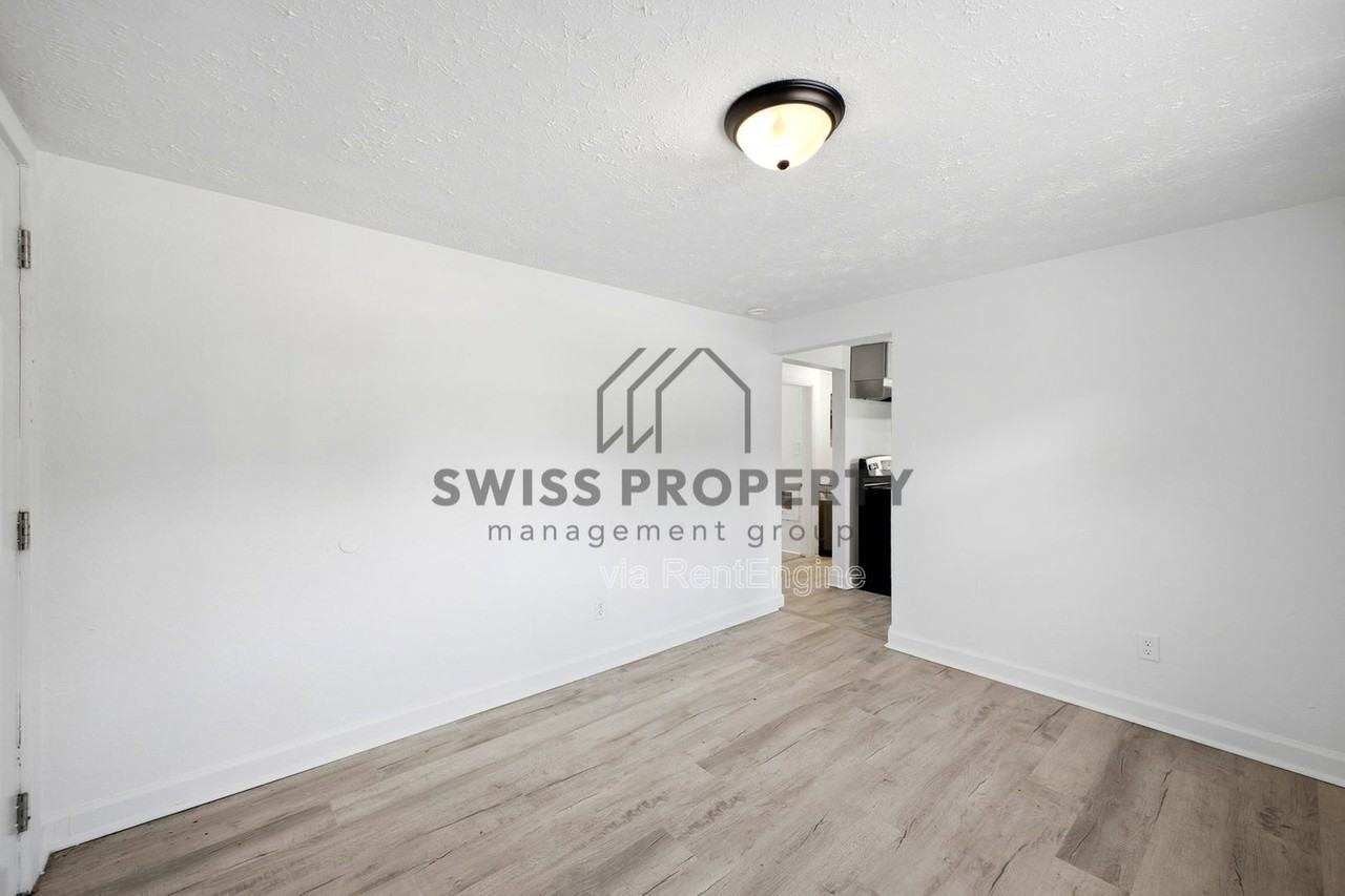 486 Hanley St #D - Photo 7 of 12