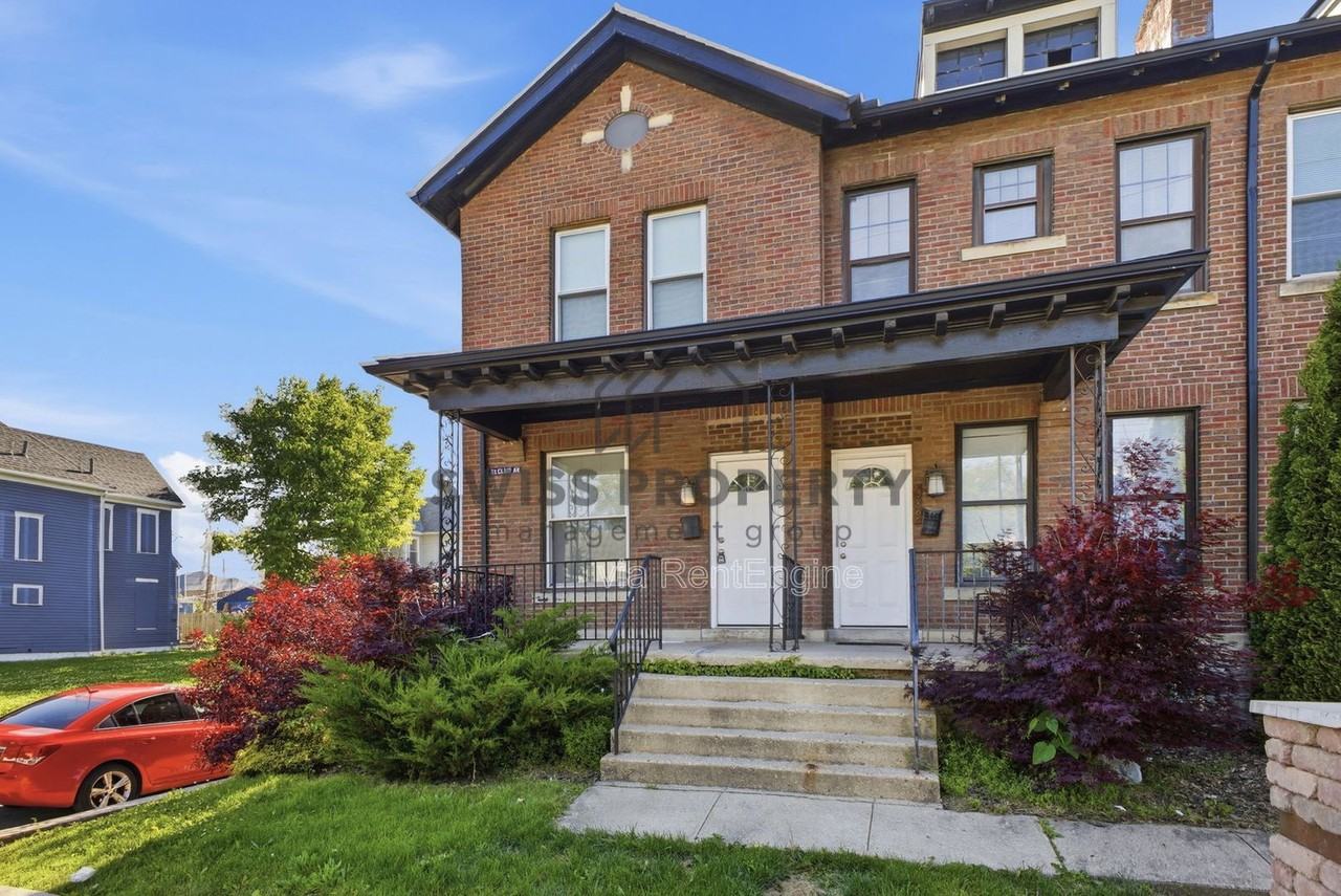 391 Saint Clair Ave - Photo 2 of 25